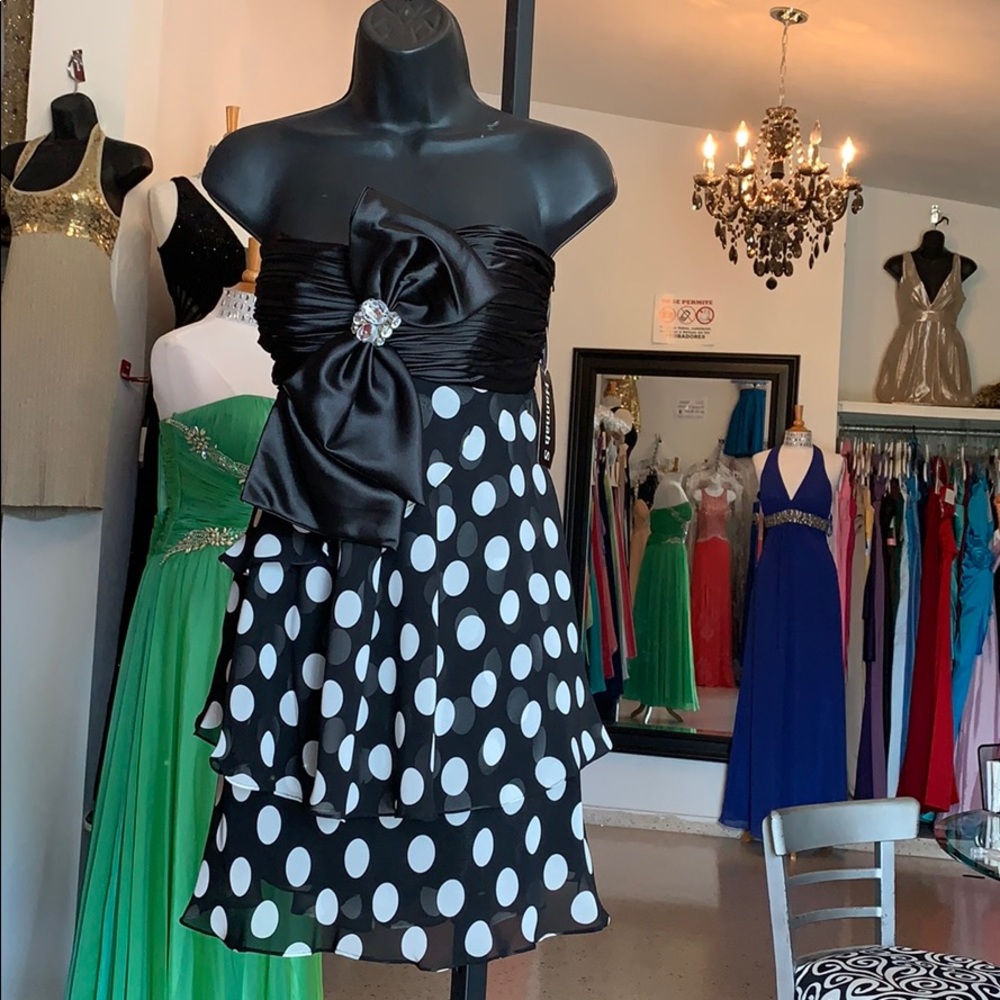 Polka dots short black dress